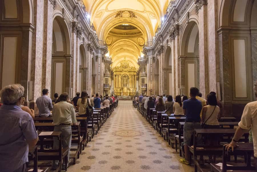 100% History and architecture of Buenos Aires - Starting beneath the Pyramid of May