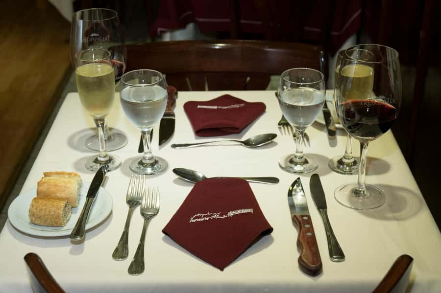 BA: Tango Show and Optional Dinner at Esquina Homero Manzi - Choosing between the standard and VIP dinner