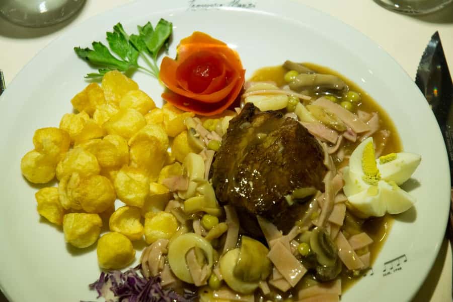 BA: Tango Show and Optional Dinner at Esquina Homero Manzi - Who should book this tango evening?