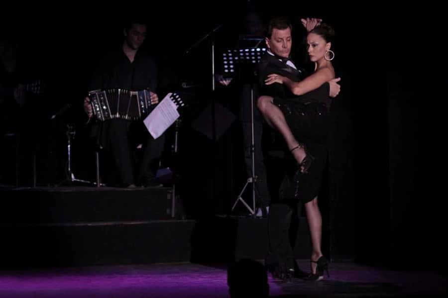 BA: Tango Show and Optional Dinner at Esquina Homero Manzi - The evening schedule, from pickup to final dance