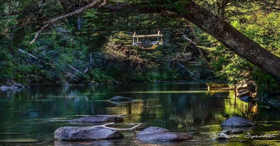 Bariloche: Full-Day El Bolsón and Puelo Lake Tour - Why this southern road trip is worth your day