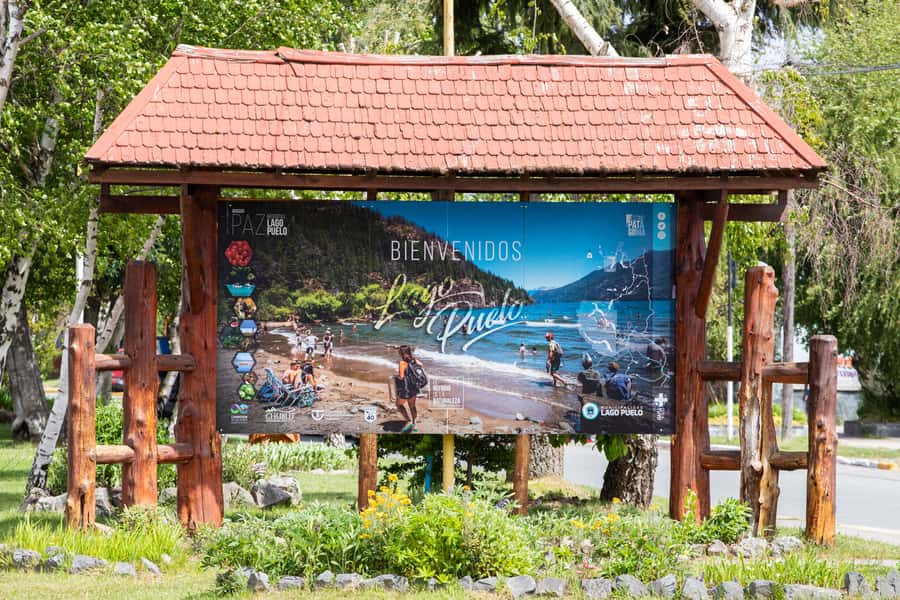 Bariloche: Full-Day El Bolsón and Puelo Lake Tour - The short ride to Puelo Lake