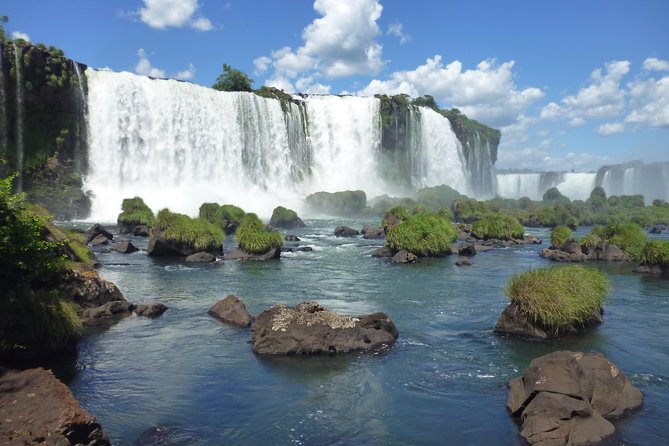 Brazilian Side of Iguazu Falls Half-Day Sightseeing Tour - Pickup in Puerto Iguazu and the ride to Brazil