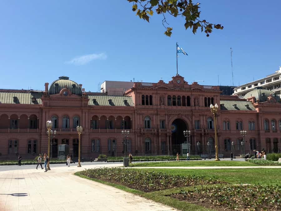 Bueno Aires: City Tour Classic with Optional Boat Ride - Twenty minutes at Plaza de Mayo