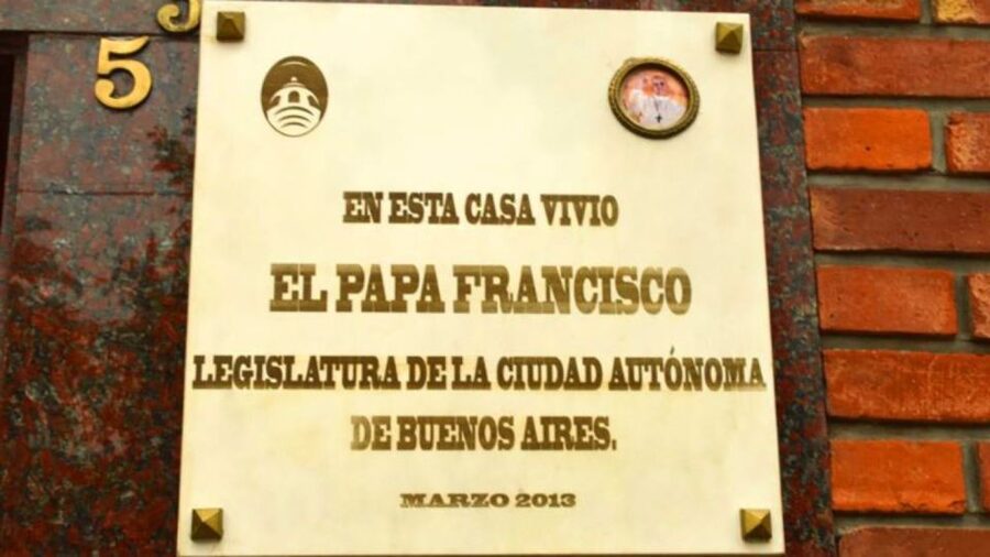 Buenos Aires 3-Hour Small Group Pope Francis Tour - Baptism at the Basilica of Mary Help of Christians