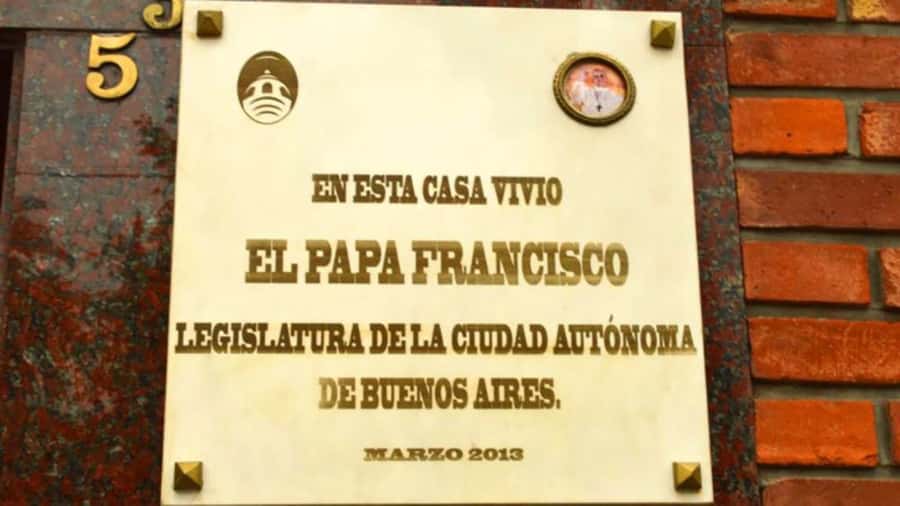 Buenos Aires 3-Hour Small Group Pope Francis Tour - San Lorenzo and an unexpectedly personal connection