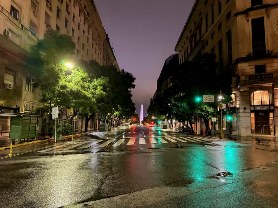 Buenos Aires After Dark: A City Lights & Sunset Experience - Plaza de Mayo and the Center of the City
