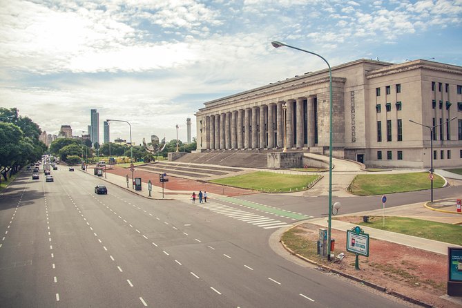 Buenos Aires Bike Tour: North Districts, Recoleta and Palermo - Recoleta Cemetery and Barrio Norte
