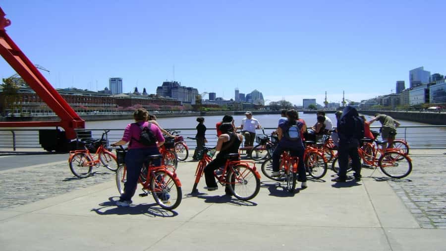 Buenos Aires Bike Tour: South or North Circuit - Plaza de Mayo and the center of public life