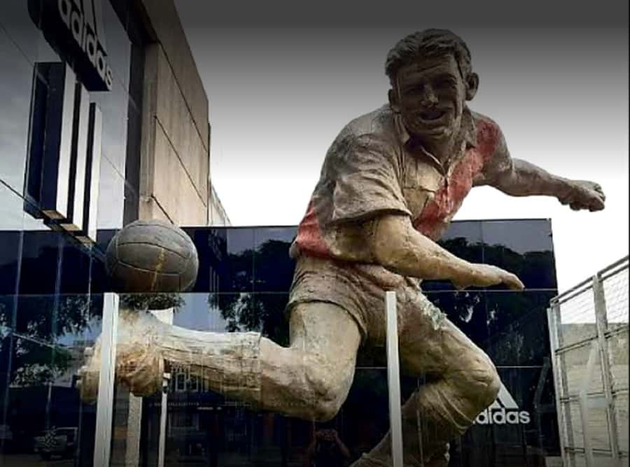 Buenos Aires: Boca Juniors and River Plate Football Tour - River Plate Museum and the Monumental view