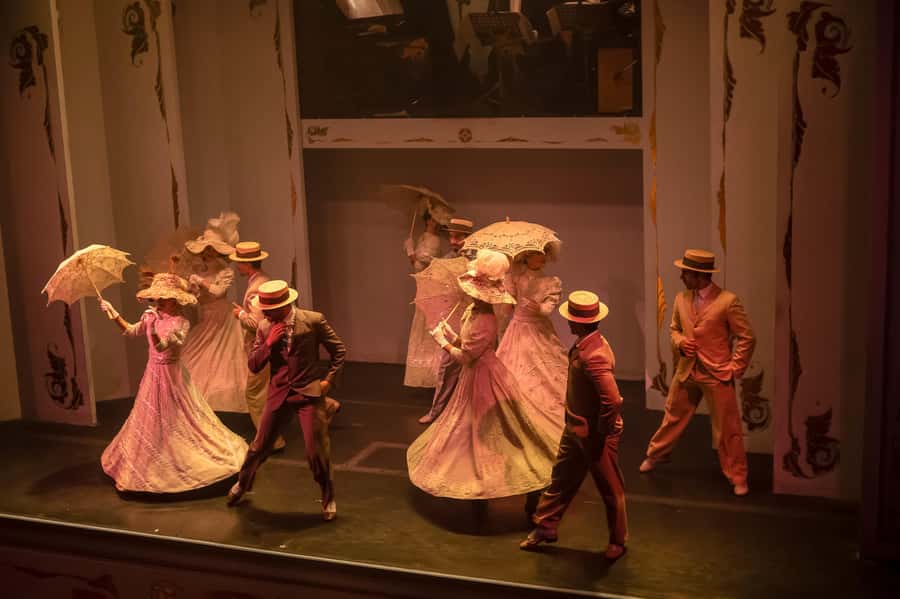 Buenos Aires: Café de Los Angelitos Tango Show & Dinner - Seating, dress, and practical planning