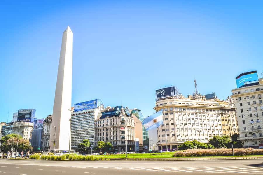 Buenos Aires: City Highlights Guided Tour with Transfer - Plaza de Mayo sets the historical stage