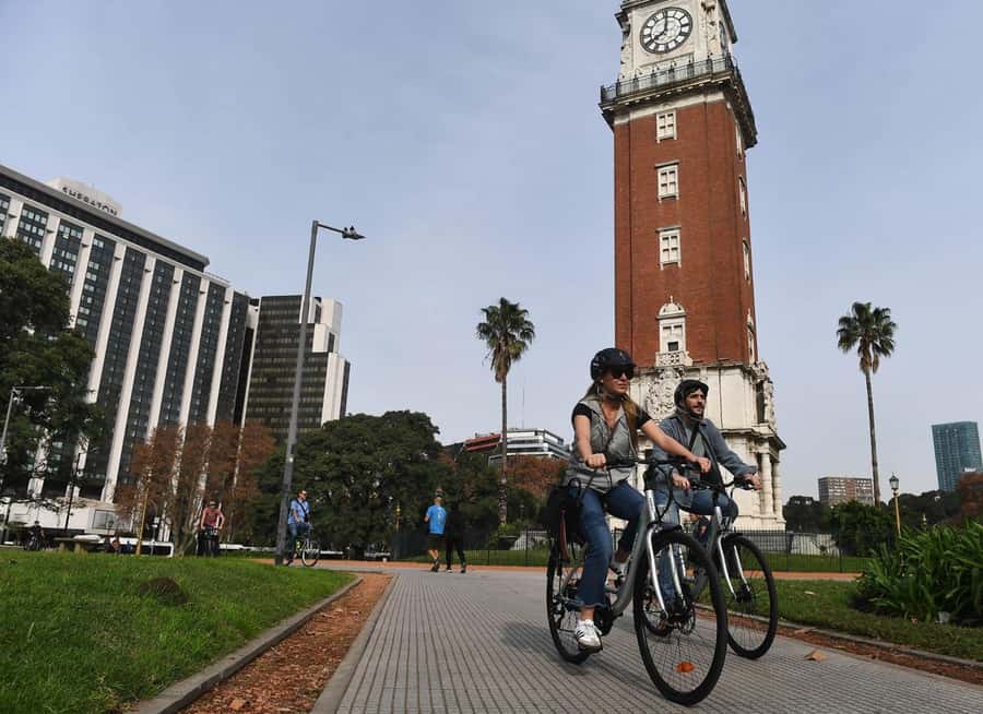 Buenos Aires: E-Bike Tour in the North Circuit of Buenos Aires - Teatro Colón closes the circuit