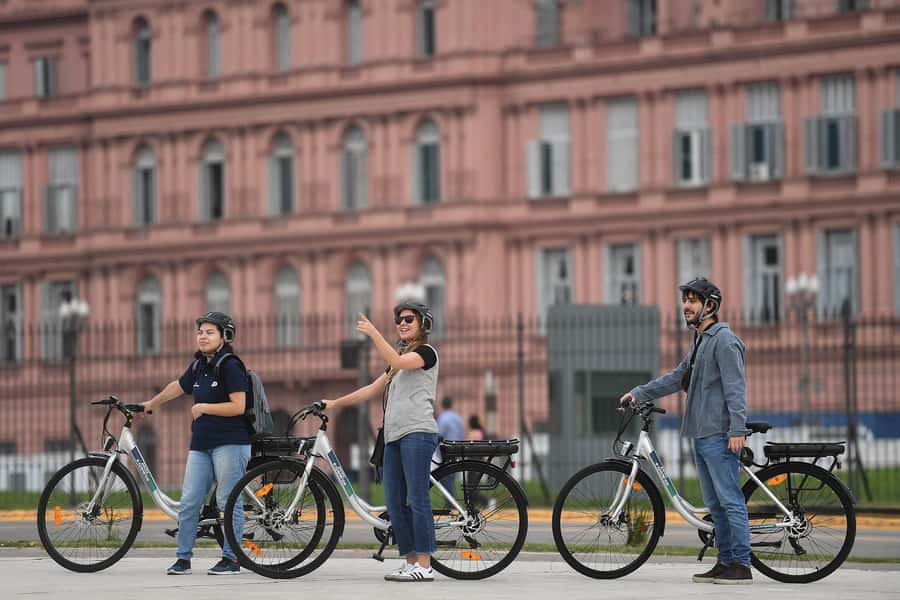 Buenos Aires: E-Bike Tour in the South Circuit of Buenos Aires - San Telmo, Plaza Dorrego, and colonial streets