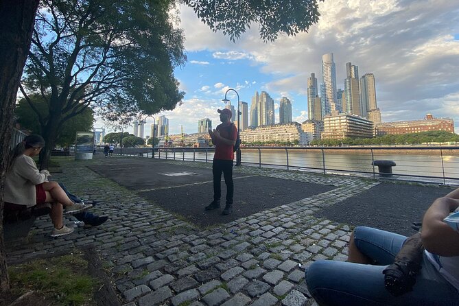 Buenos Aires for curious people - Puente de la Mujer and the walk toward government