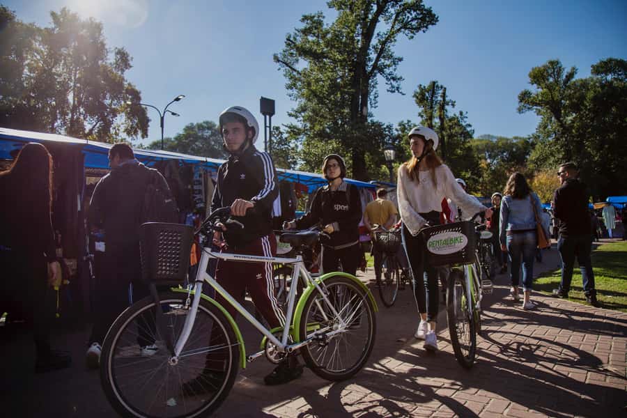 Buenos Aires: Full Day Bike Tour with Lunch - Key points at a glance