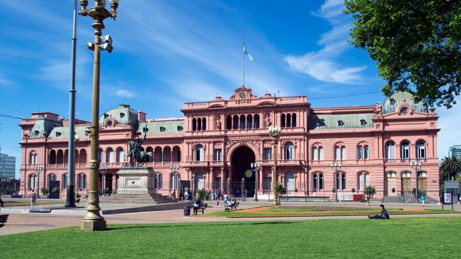Buenos Aires: Half-Day Sightseeing Tour with 2 Stops - Guide quality and the pace of the commentary