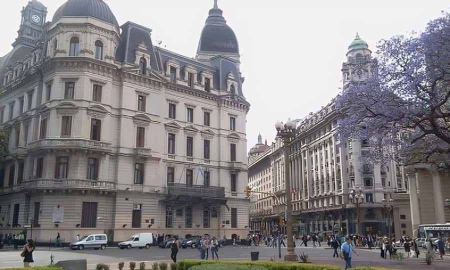Buenos Aires : Highlights Walking Tour With A Guide - Avenida de Mayo and the city’s grand center