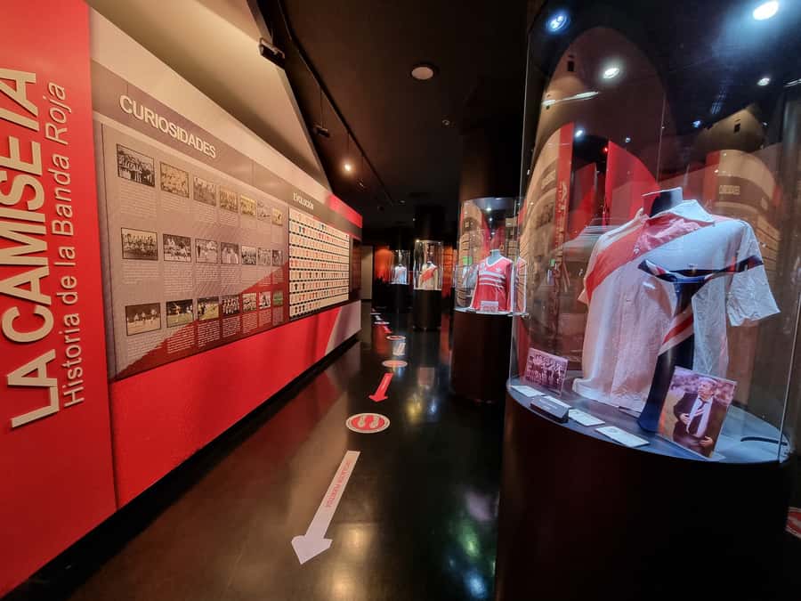 Buenos Aires: Hop-On Hop-Off Bus and Football Museums - Starting at Diagonal Norte or Plaza San Martín