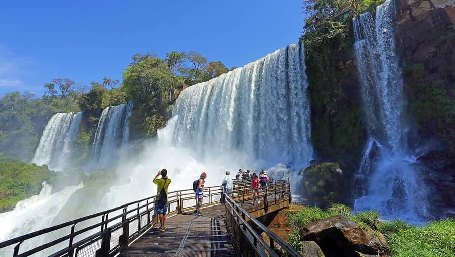 Buenos Aires: Iguazu Falls Private Day Trip with Airfare - Why this day trip works at all