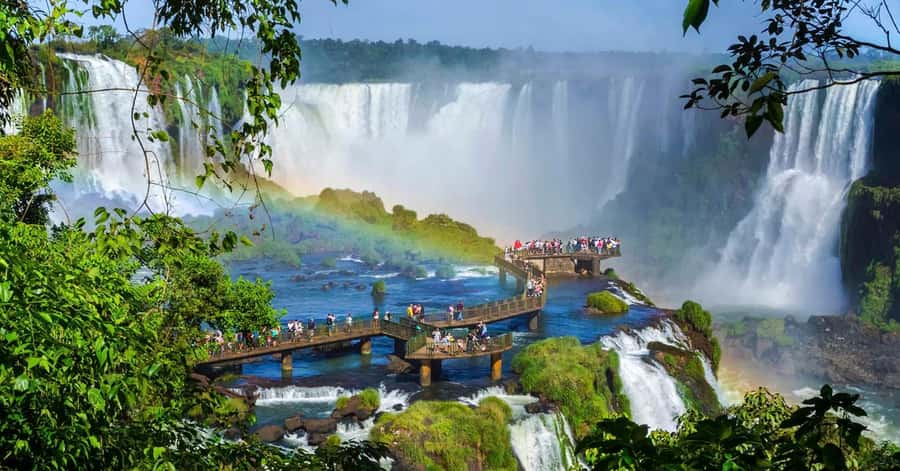 Buenos Aires: Iguazu Falls Private Day Trip with Airfare - Meeting your guide at Puerto Iguazu