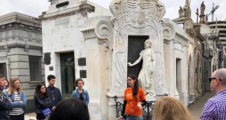 Buenos Aires: La Recoleta Cemetery Guided Tour in English - Evita’s grave and the power of public memory