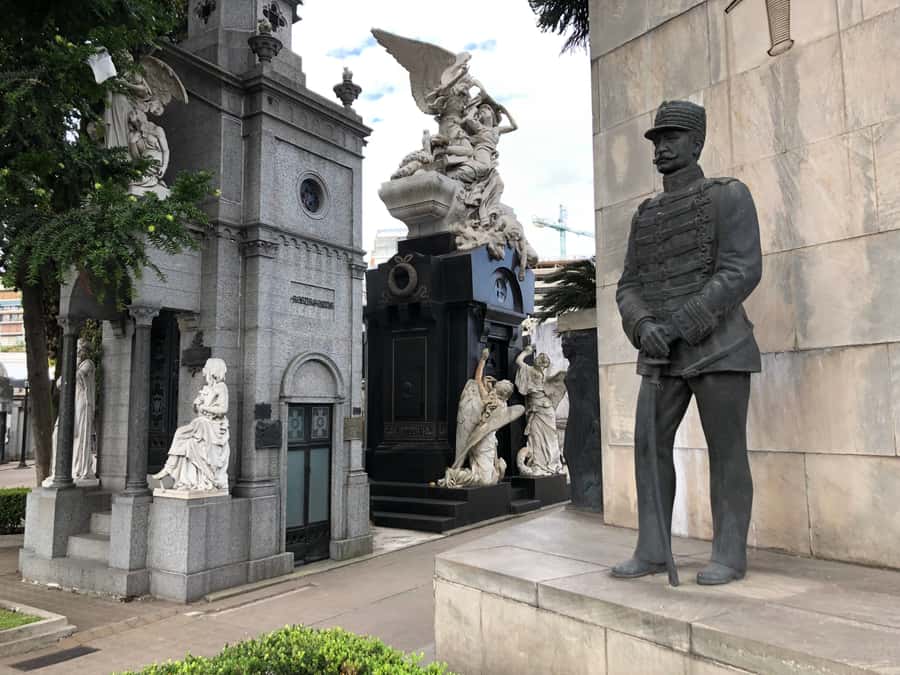 Buenos Aires: La Recoleta Cemetery Guided Tour in English - Legends that make the cemetery memorable