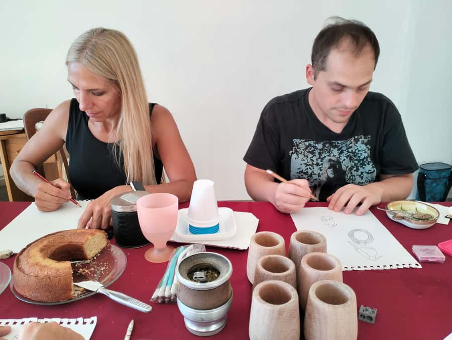 Buenos Aires: Mate & paint experience with pastry tasting - Tasting facturas and other Argentine pastries