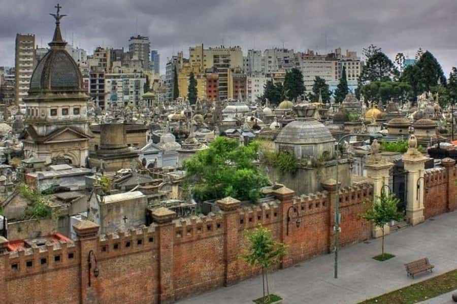 Buenos Aires: Montserrat, San Telmo, La Boca, and Puerto … - Plaza Dorrego and the French Passage