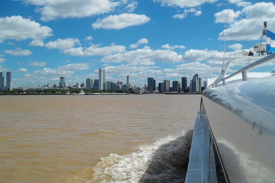 Buenos Aires: Navigation from Pto. Madero to La Boca - Passing beneath the Nicolás Avellaneda Transporter Bridge