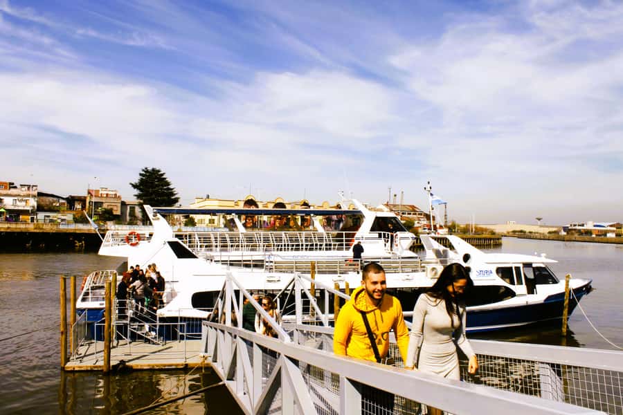 Buenos Aires: Navigation from Pto. Madero to La Boca - What the boat provides, and what it does not