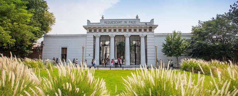 Buenos Aires: Private Recoleta Cemetery Walking Guided Tour - A realistic look at the two-hour itinerary