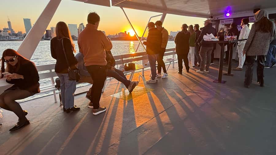 Buenos Aires: Puerto Madero Sunset Cruise with Open Bar - Choosing between one hour and two hours