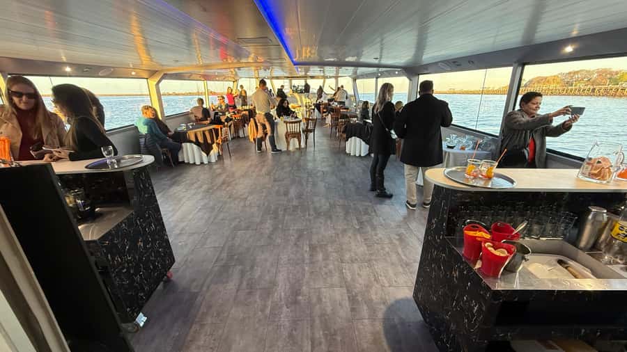 Buenos Aires: Puerto Madero Sunset Cruise with Open Bar - Who will enjoy this cruise most