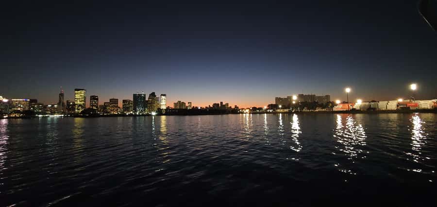 Buenos Aires:Small Group Tour AM & Sunset Open Bar Cruise PM - The three-hour Puerto Madero pause