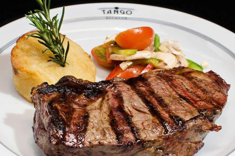 Buenos Aires: Tango Porteño Show Ticket with Dinner Option - Unlimited drinks make the package easy to manage