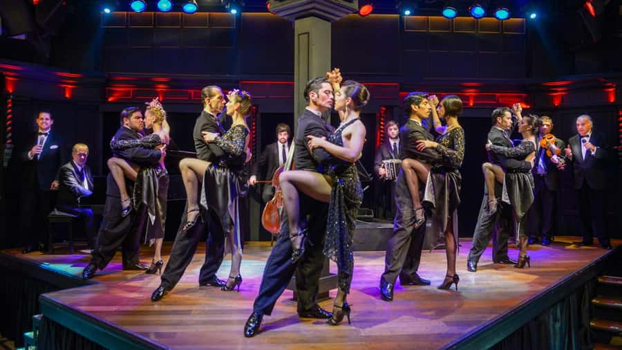 Buenos Aires Tango Show and Dinner in El Querandi - How the dinner works before the tango
