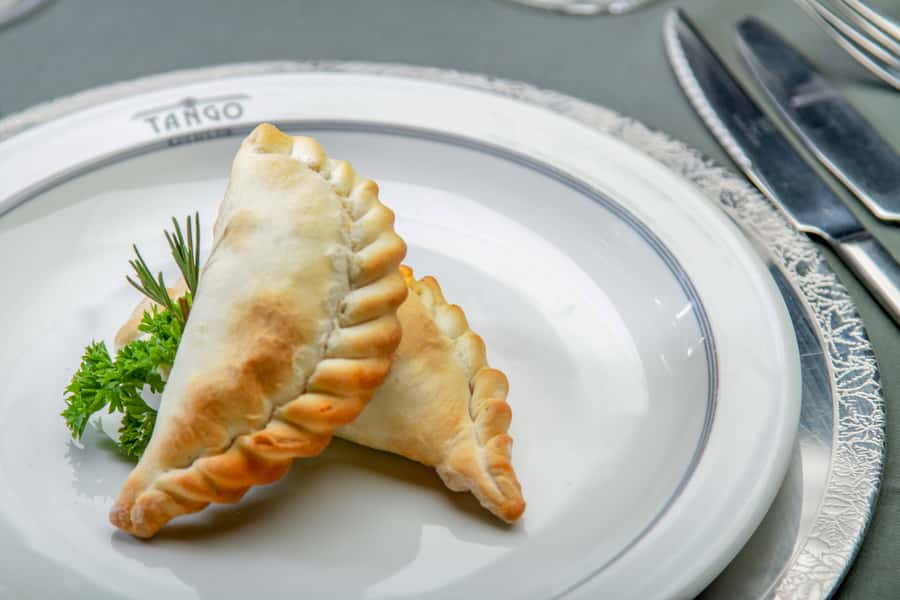 Buenos Aires: Tango Show at Tango Porteño & Optional Dinner - Choosing between the show and the dinner package