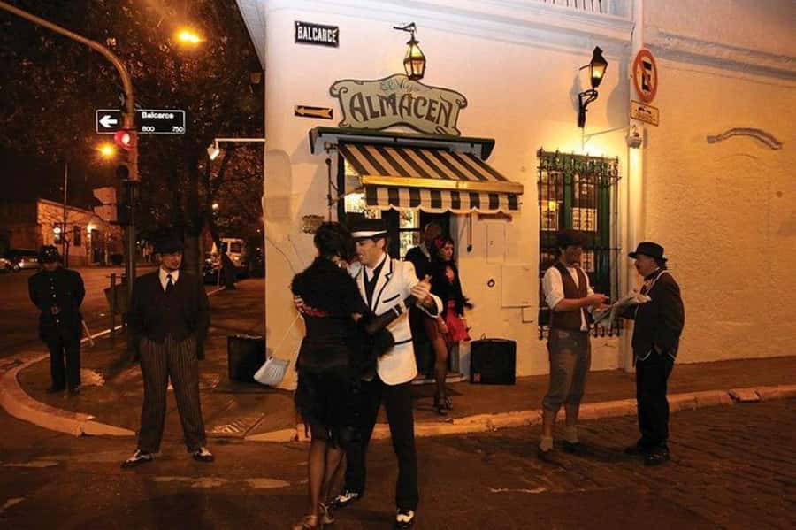 Buenos Aires: Tango Show "Viejo Almacén" & optional dinner - Dinner at 8:30 PM: useful, but not the star