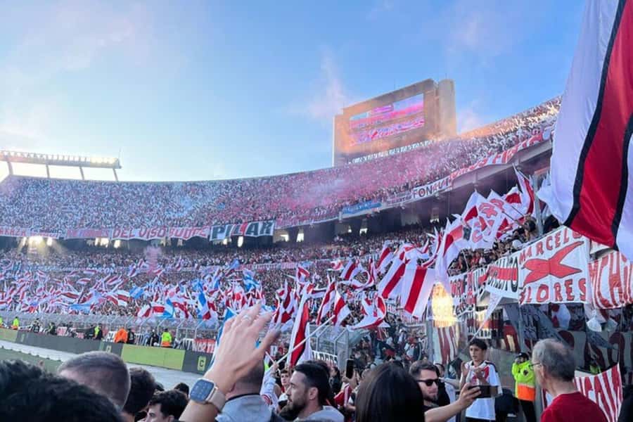 Buenos Aires: Tickets to Soccer Matches - Watching the match with the home crowd