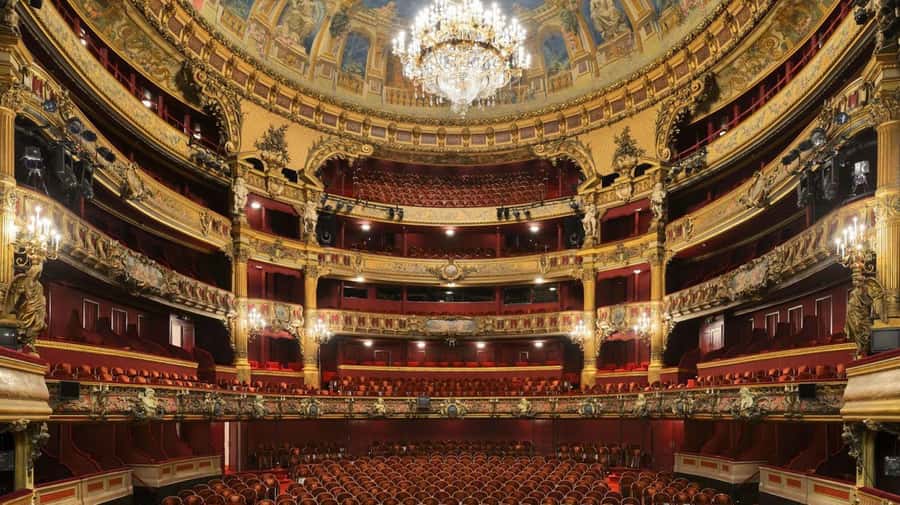 Buenos Aires: Walking City Tour with Colón Theater & Museums - A full city introduction in five to six hours