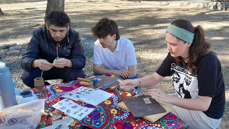 City of Salta: Alpaca and leather handicraft workshop in the open air! - How Alpaca Embossing Works