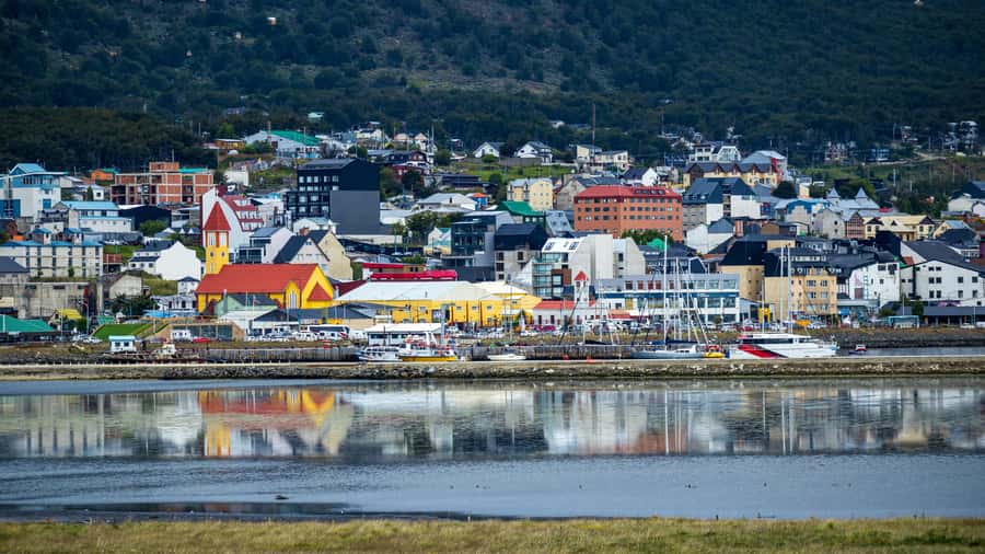 City tour and Wine tasting - A short city tour with Ushuaia’s big views