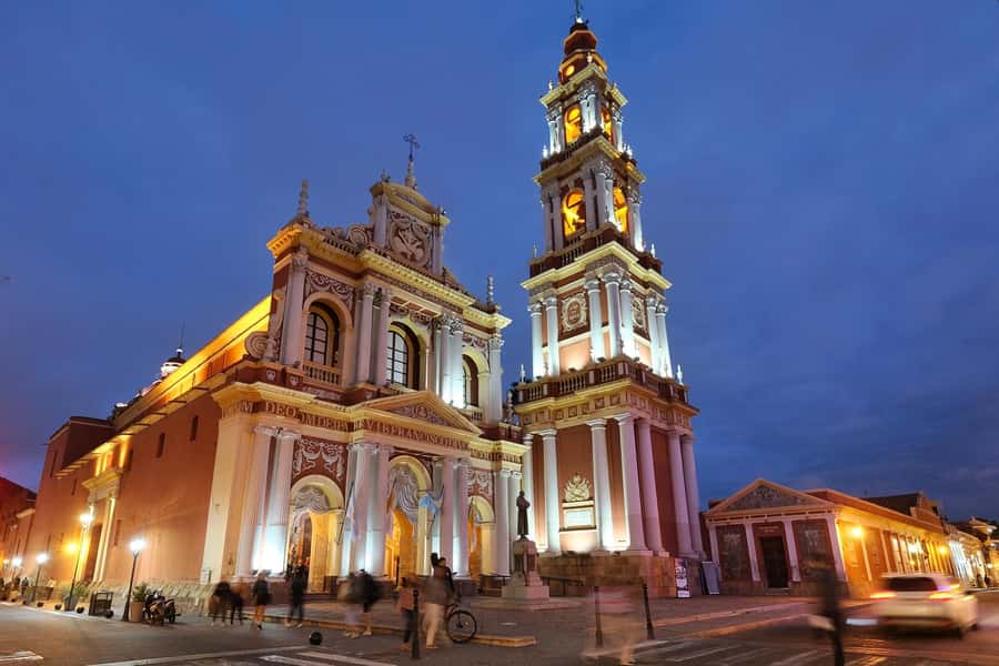 Discover Salta and enjoy the city with a photojournalist - The American Cultural Center and Salta’s civic heart