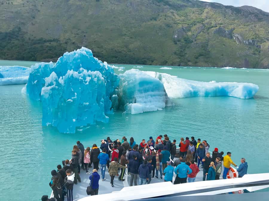 El Calafate: Glaciers Gourmet Experience - Full Day Cruise - Why this cruise is different from a short glacier outing