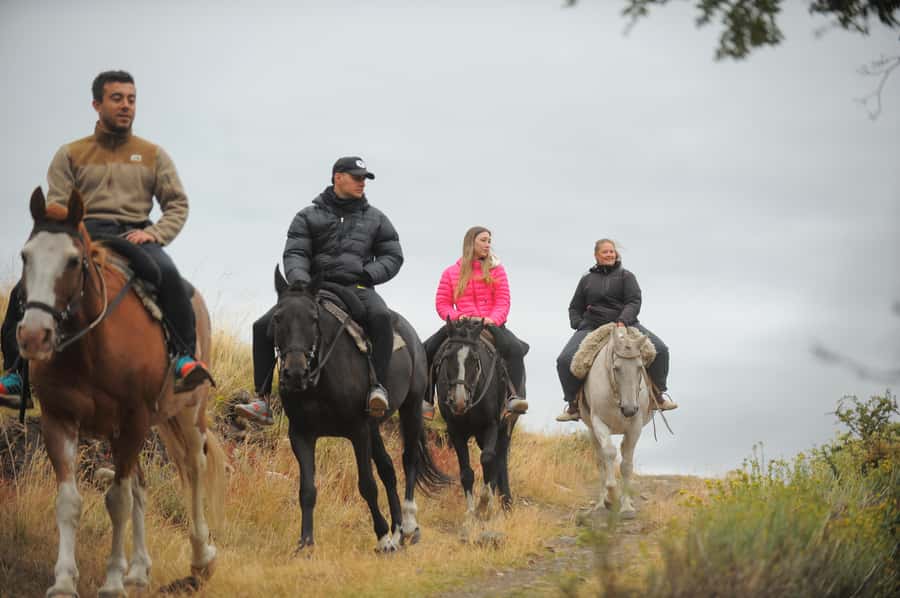 El Calafate: Horseback riding in Cerro Frias - Meeting the horses and settling into the saddle