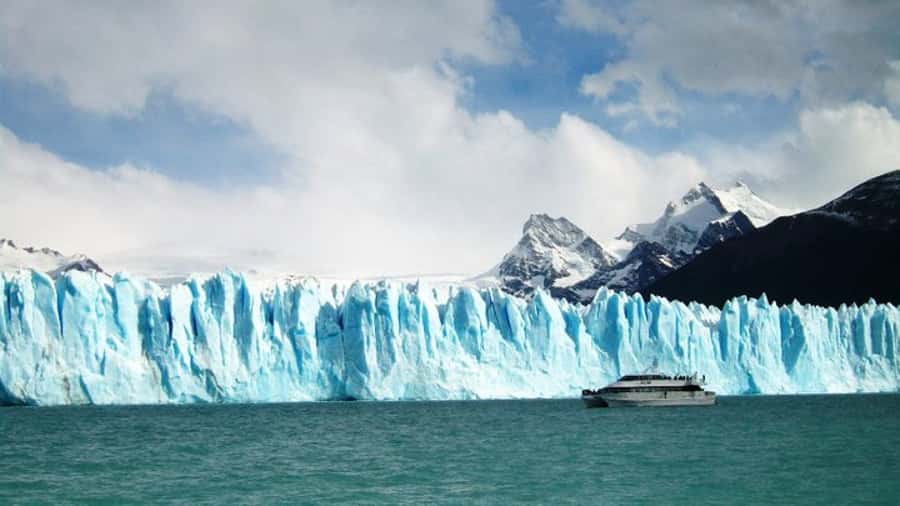 El Calafate: Lake Argentino Upsala Channel Glaciers Cruise - Crossing the Boca del Diablo