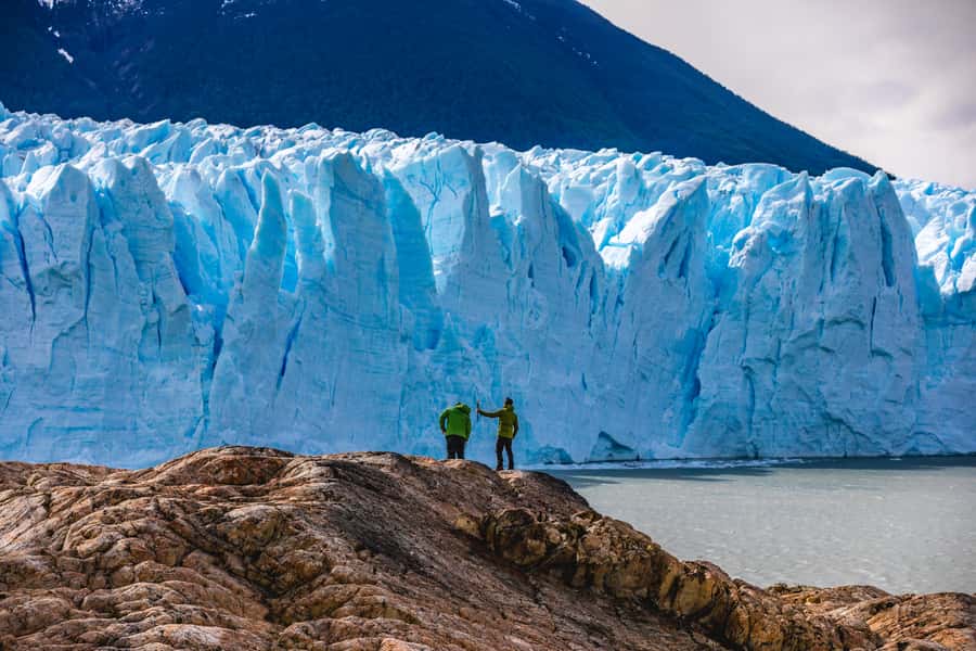 El Calafate: Perito Moreno Glacier Trekking Tour and Cruise - Crossing Brazo Rico by boat