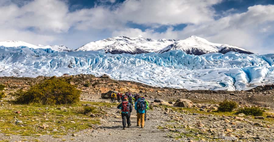 El Calafate: Perito Moreno Glacier Trekking Tour and Cruise - How the day fits together