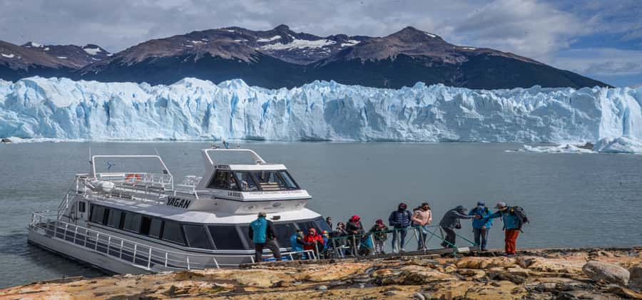 El Calafate: Safari Azul Los Glaciares Trekking Tour - At the ice wall: close, but not on top